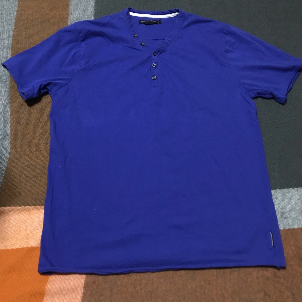 FRENCH CONNECTION MEN’S V NECK TEE SIZE L